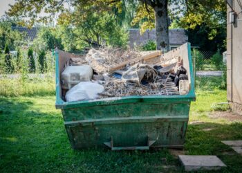 Zalety wynajmu kontenera na odpady podczas remontu